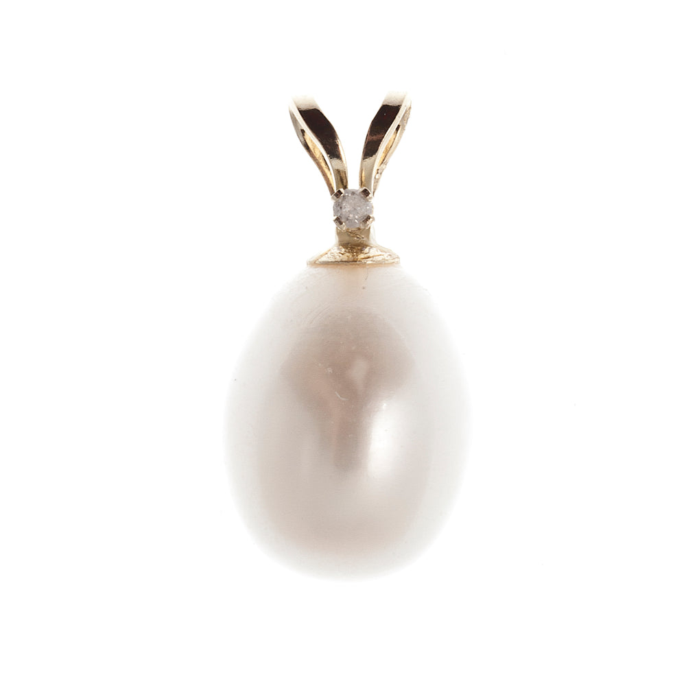 14K Gold Freshwater Pearl & Diamond Pendant