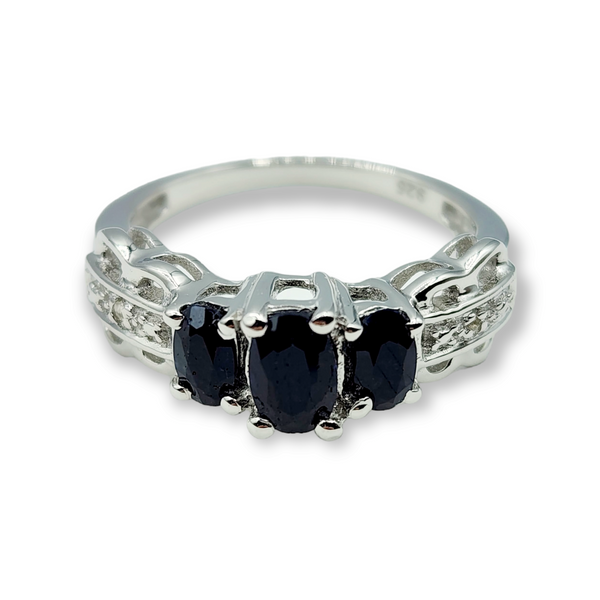 Sterling Silver Ring Set with Natural Blue Sapphire